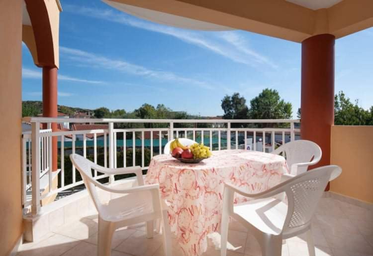 House Aggeliki Hotel Kalamítsi Ngoại thất bức ảnh